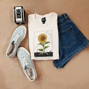 Urban Outfitters Floral Graphic Cropped Tee